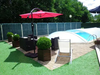 Piscine de l'établissement Villa en pleine nature à Escource avec piscine privée ou située à proximité