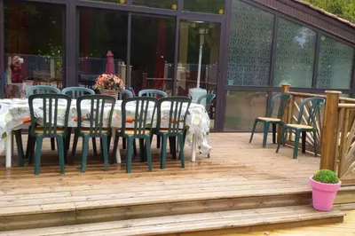 Balcon ou terrasse dans l'établissement Villa en pleine nature à Escource avec piscine privée
