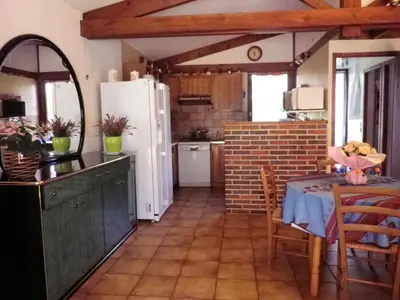 Cuisine ou kitchenette dans l'établissement Villa en pleine nature à Escource avec piscine privée