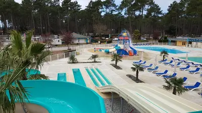 Piscine de l'établissement Mobil home Les dunes de contis ou située à proximité