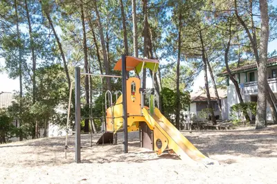 Aire de jeux pour enfants de l'établissement Résidence Odalys Bleu Ocean