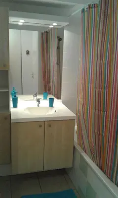 Salle de bains dans l'établissement T2 Turquoise Ondres plage avec piscine et tennis