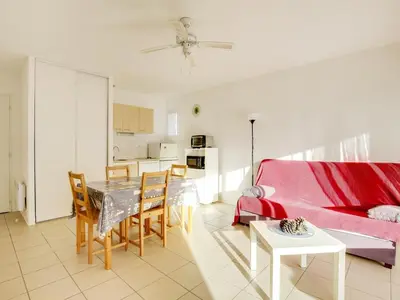 Cuisine ou kitchenette dans l'établissement Appartement T3 à 50m de l'océan, balcon sud, parking, pour 4 pers à Biscarrosse - FR-1-521-3