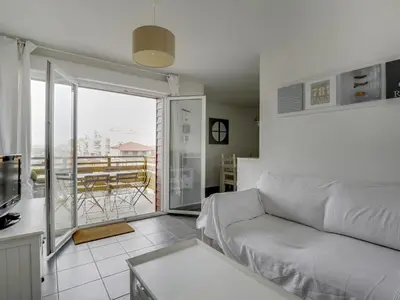 Un ou plusieurs lits dans un hébergement de l'établissement Appartement T3 moderne à Biscarrosse Plage, proche océan, terrasse et parking - FR-1-521-9