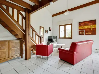 Télévision ou salle de divertissement dans l'établissement Maison 5 pers. à Biscarrosse - Calme, proche plages, jardin, terrasse, parking - FR-1-521-25