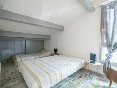 Un ou plusieurs lits dans un hébergement de l'établissement Maison T3, jardinet clos, proche lac de Biscarrosse, 4/5 pers, au calme et parking inclus - FR-1-521-33