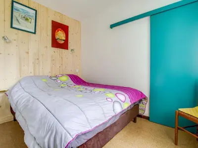 Un ou plusieurs lits dans un hébergement de l'établissement Maison T2 avec jardin clos, proche commerces et mer - 4 personnes - Biscarrosse Plage - FR-1-521-66