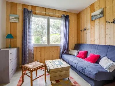 Coin salon dans l'établissement Maison T2 avec jardin clos, proche commerces et mer - 4 personnes - Biscarrosse Plage - FR-1-521-66