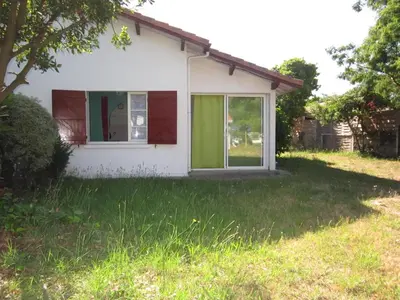 Jardin de l'établissement Maison T2 avec jardin clos, proche commerces et mer - 4 personnes - Biscarrosse Plage - FR-1-521-66