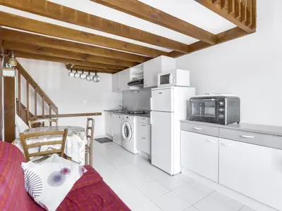 Cuisine ou kitchenette dans l'établissement Maison Jumelée à Biscarrosse Plage, Proche Océan et Centre, 6 Pers, Parking Privé, Récent, Non Fumeur - FR-1-521-67
