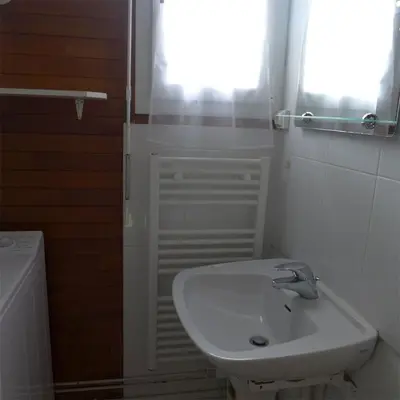 Salle de bains dans l'établissement Réf 200, Seignosse Océan, Villa Patio au calme, à 2 pas de la plage des Bourdaines