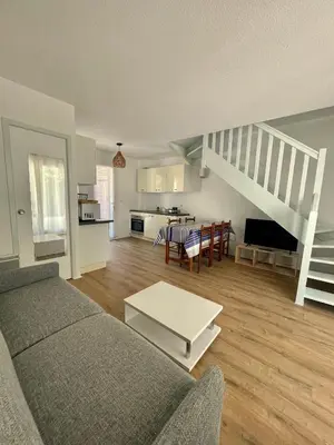 Cuisine ou kitchenette dans l'établissement Réf 213 , Seignosse océan, Villa Patio classée 2 étoiles au calme, famille, proche plage