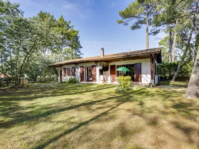 Jardin de l'établissement Maison Landaise à 6 Pers., 3 Ch., Jardin Clos, Proche Plages & Commerces - FR-1-521-80