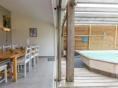 Tennis de table au sein de l'établissement Holiday Home Les Baïnes by Interhome ou à proximité