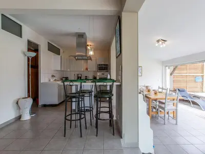 Cuisine ou kitchenette dans l'établissement Holiday Home Les Baïnes by Interhome