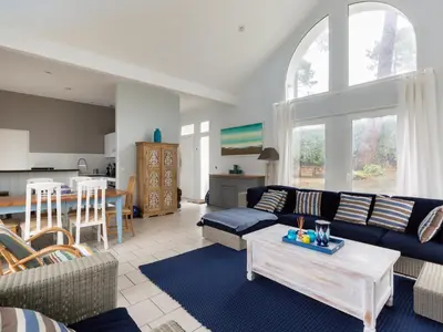 Cuisine ou kitchenette dans l'établissement Villa à Biscarrosse avec piscine chauffée et jardin pour 6 personnes - FR-1-521-93