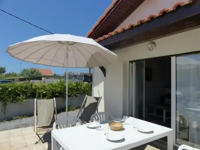 Balcon ou terrasse dans l'établissement Appartement Pour 4 Personnes Dans Villa Dans Le Vent
