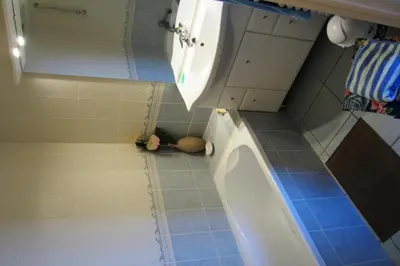 Salle de bains dans l'établissement Appartement Rez-De-Chaussee 4 Personnes Face Au Port De Peche- Residence Le Magellan