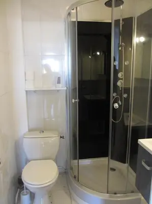 Salle de bains dans l'établissement Appartement Pour 4 Personnes Face A La Plage De La Graviere- Residence San Michele