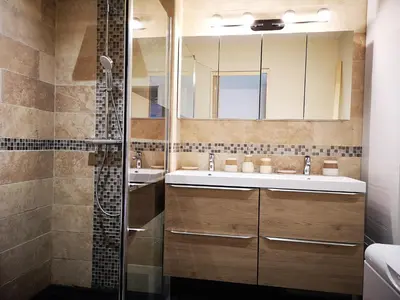 Salle de bains dans l'établissement Les Terrasses de l'Océan