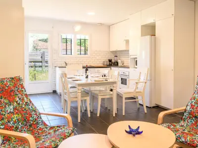 Cuisine ou kitchenette dans l'établissement Holiday Home La Lette II Albizzias by Interhome