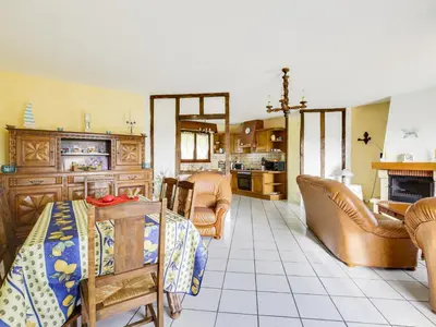 Coin salon dans l'établissement Maison plain-pied à Biscarrosse avec jardin clos, terrasse et parking pour 6 personnes - FR-1-521-105