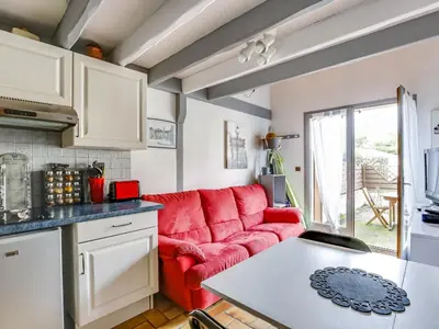 Cuisine ou kitchenette dans l'établissement Biscarrosse Plage, maison T3 avec jardin, animaux admis, à 400m de la mer! - FR-1-521-107