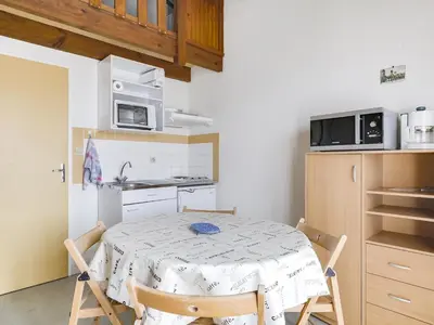 Cuisine ou kitchenette dans l'établissement Studio mezzanine à 300m de la plage avec parking - FR-1-521-48