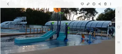 Piscine de l'établissement villages sous les pins b7 ou située à proximité