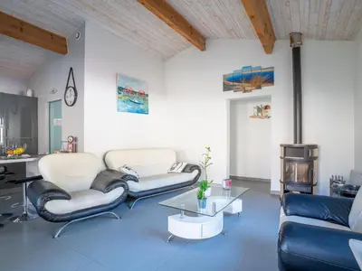 Coin salon dans l'établissement Maison contemporaine à Biscarrosse Lac - 6 pers, proche lac, jardin, quartier calme, avec WIFI - FR-1-521-112