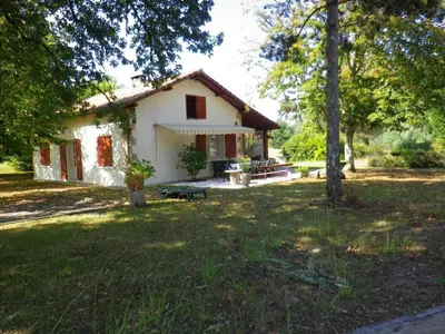 Jardin de l'établissement Maison chaleureuse à Vielle-Saint-Girons