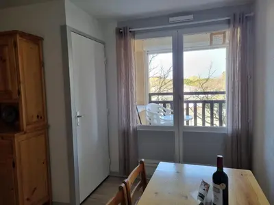 Balcon ou terrasse dans l'établissement Appartement T2 - 3 pers - à 400m de la plage, centre station, avec loggia - Biscarrosse Plage - FR-1-521-120