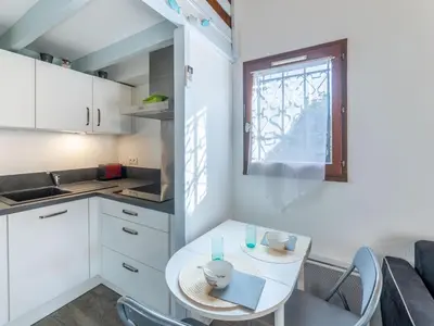 Cuisine ou kitchenette dans l'établissement Holiday Home lotissement Les Rives de Capbreton by Interhome