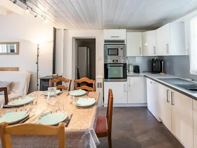 Cuisine ou kitchenette dans l'établissement Holiday Home Pyrénées by Interhome
