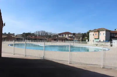 Piscine de l'établissement MAISON les ARCADES ou située à proximité
