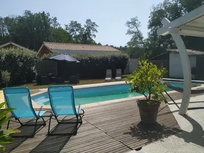 Piscine de l'établissement La résinière de pirique ou située à proximité
