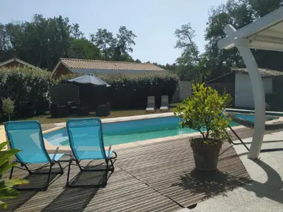 Piscine de l'établissement La résinière de pirique ou située à proximité