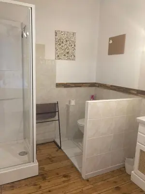 Salle de bains dans l'établissement L'Intemporelle