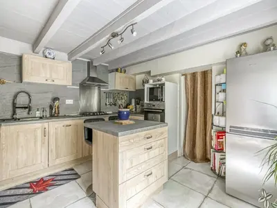 Cuisine ou kitchenette dans l'établissement Charming Stay in Heart of Dax