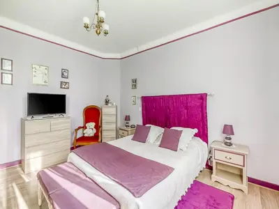 Un ou plusieurs lits dans un hébergement de l'établissement Charming Stay in Heart of Dax