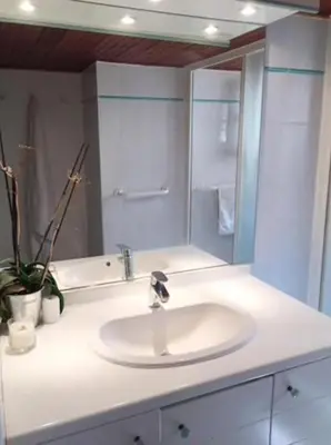 Salle de bains dans l'établissement Le petit coin plage