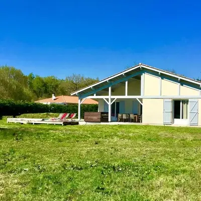 LA VILLA LANDAISE jacuzzi et piscine chauffée