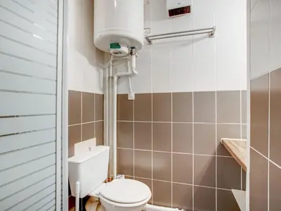Salle de bains dans l'établissement Studio La Dune-6 by Interhome