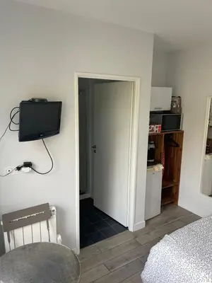 Télévision ou salle de divertissement dans l'établissement les aulnes de sanguinet lac et piste cyclable ,5mn à pied