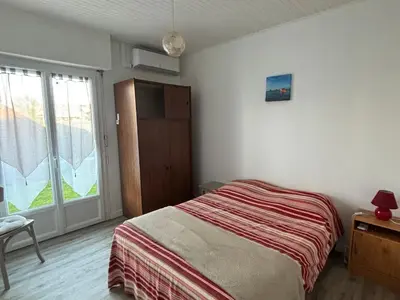 Un ou plusieurs lits dans un hébergement de l'établissement Maison avec Jardin près du Lac de Gastes - 6 pers, Ménage inclus, Idéale Familles - FR-1-319-407