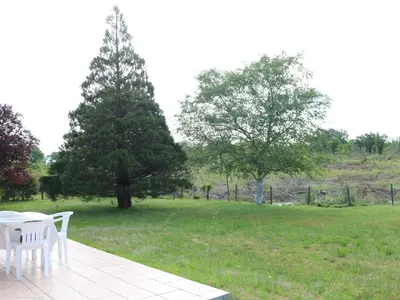 Jardin de l'établissement Maison Calme avec Jardin, Proche Lac et Centre, Animaux Bienvenus, Ménage Inclus - FR-1-319-408