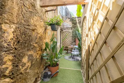 Jardin de l'établissement Les Deux Clefs