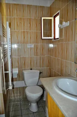 Salle de bains dans l'établissement Château du Rau - Dépendance - Gîte n°12
