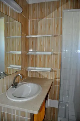 Salle de bains dans l'établissement Château du Rau - Dépendance - Gîte n°12