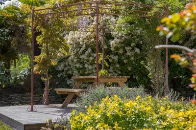 Jardin de l'établissement LE GAHOUN - Chambres d'hôtes
